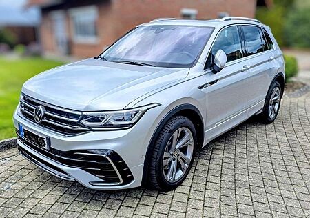 VW Tiguan Volkswagen R-Line, 4M, Standh, AHK, 8xReifen, IO-Light,