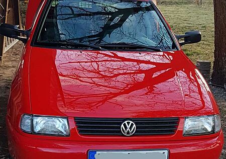 VW Caddy Volkswagen 1.4 Benzin Ex Behörde 45.000 km AHK 2 Hand