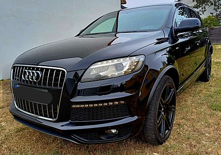Audi Q7 3.0 TDI quattro tiptr. S-Line 7-Sitze Standh Panor