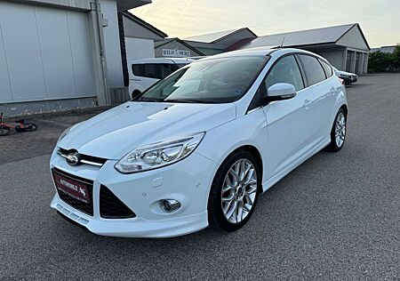 Ford Focus Lim. Titanium Styling-Paket Individual