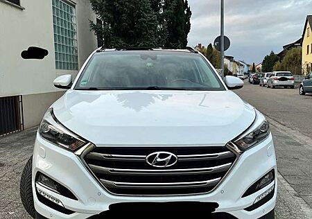 Hyundai Tucson blue Premium 2WD Sonderausstattung PANO Garantie