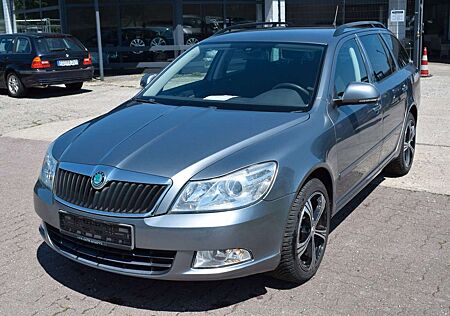 Skoda Octavia Combi Ambition SCHECKHEFT*1.HAND*ALLWETT