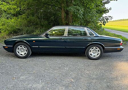 Jaguar XJ6 4.0 S