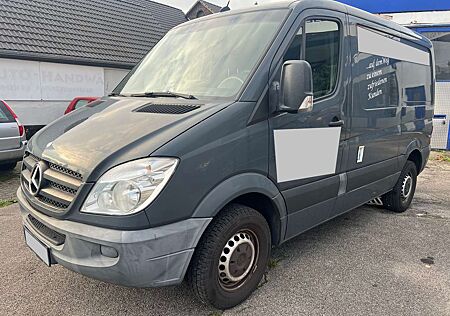 Mercedes-Benz Sprinter 310/311 Holzboden mit Materialschränke