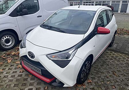 Toyota Aygo 5-Türer x-play Team Deutschland