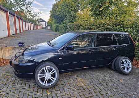 Mitsubishi Lancer Kombi 2.0 Intense mit Gasanlage LPG. 135 PS