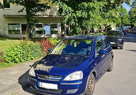 Opel Corsa 1.0 12V Cool 8-fach bereift, Klimaanlage