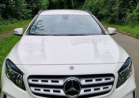 Mercedes-Benz GLA 200 d 7G-DCT