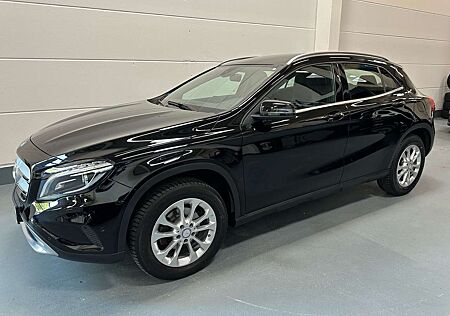 Mercedes-Benz GLA 200 Score Navi*PDC*Bi-Xenon*Teilleder*Tempomat