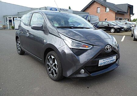 Toyota Aygo x-play Team D