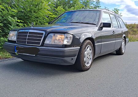 Mercedes-Benz 220 W124 Kombi