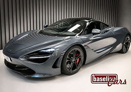 McLaren 720S - 360° - Lift - B&W