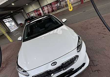 Kia Cee'd Ceed / Platinum Edition