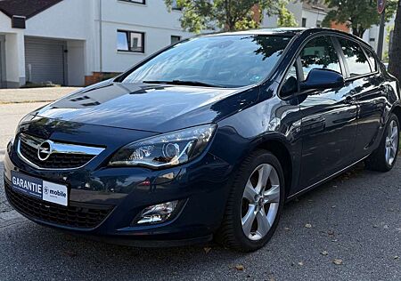 Opel Astra J Lim. 1.4 Turbo 150 Jahre/XENON/Lenk-&SHZ