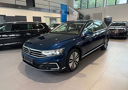 VW Passat Variant Volkswagen Passat GTE 1.4 TSI DSG AID/ACC/MATRIX/KAM/AHK