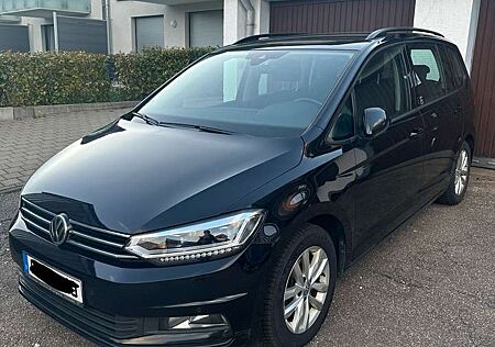 VW Touran Volkswagen 1.6 TDI SCR BlueMotion Technology DSG Comfortline