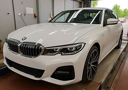 BMW 320 i Lim. M Sport *LED*Alcantara*VCP*Lenkradhng*
