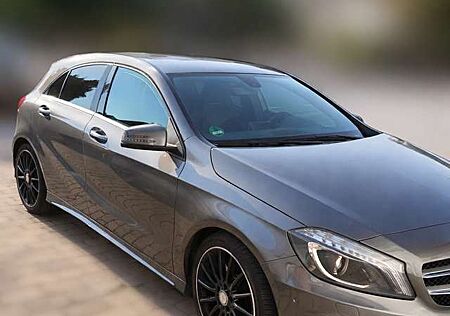 Mercedes-Benz A 200 (BlueEFFICIENCY) 7G-DCT AMG Sport