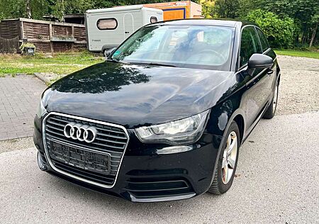 Audi A1 1.2 TFSI Attraction / KLIMA / TÜV NEU