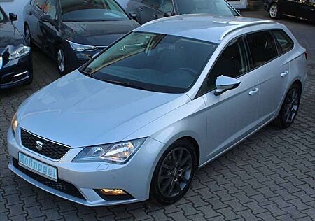 Seat Leon ST Kombi 2,0 TDI Style Navi MOMO-Alu 17