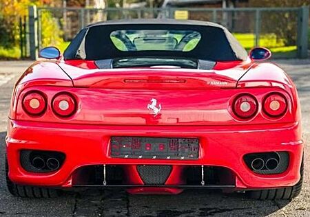 Ferrari 360 Spider!V8-Mittelmotor-Modelle.