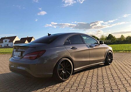 Mercedes-Benz CLA 200 CLA