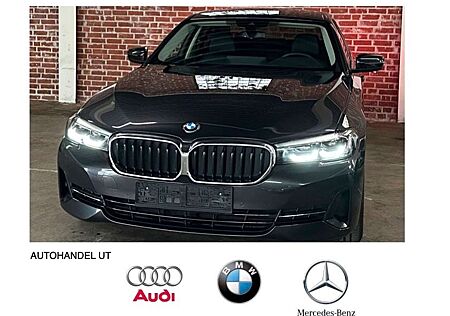 BMW 530 d xDrive Luxury LED/HeadUP/STDHZ/RKam/Massage