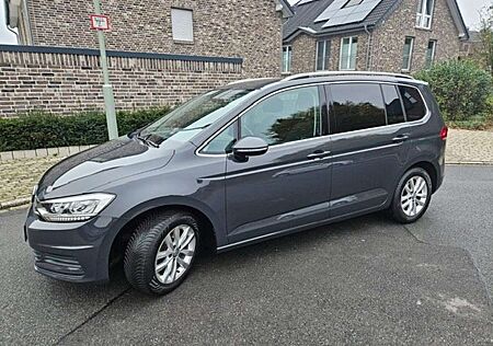 VW Touran Volkswagen 1.4 TSI / 1.Hand/Scheckheft/LED