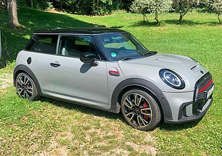 Mini John Cooper Works Aut. Essential Trim