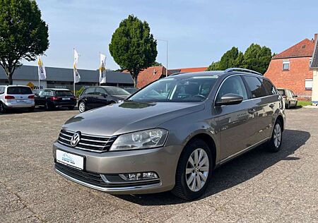 VW Passat Variant Volkswagen 2.0 TDI,Scheckheft,Kamera,AHK,SHZ