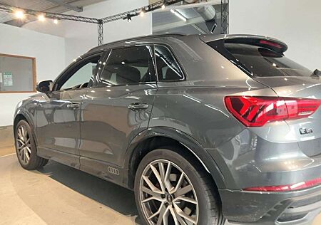 Audi Q3 45 TFSI QUATTRO S LINE CARBON LEDER PANO CAM