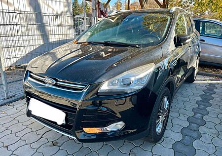 Ford Kuga Titanium 4x4 Aut. Xenon NAVI LEDER KEYLESS