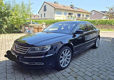 VW Phaeton Volkswagen 4.2 V8 4MOTION Automatik (5 Sitzer)