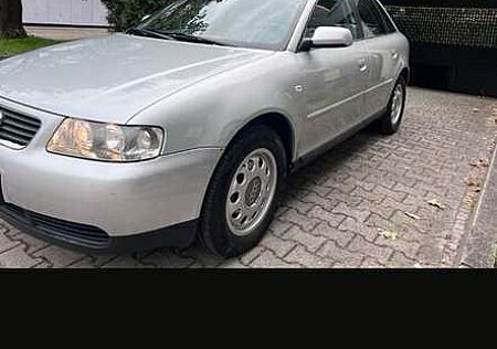 Audi A3 1.6 8L Attraction 2003 !!NEU TÜV!!ZAHNREMEN NEU!!