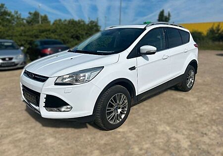 Ford Kuga Titanium,Navi,Pano,Teilleder