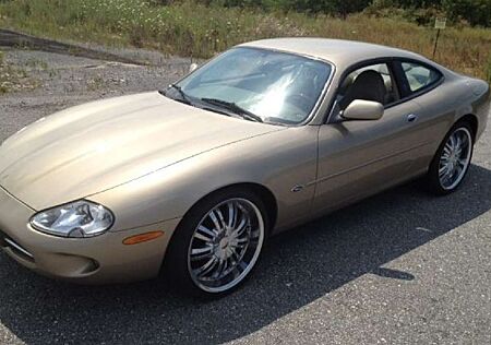 Jaguar XK8 XK Coupe