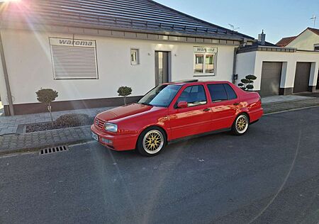 VW Vento Volkswagen 1.6 CLX