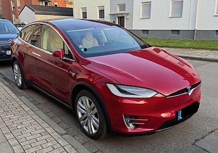 Tesla Model X 90D, AHK, Lebenslang Stromkosten 0.- € pro Km beim CCS-Laden an allen Superchargern, MwSt. Ausweisbar,