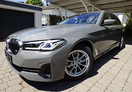 BMW 520 d Touring*LED*Sportsitze*Kamera*DAB*FACELIFT