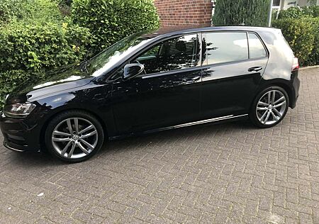 VW Golf Volkswagen R - Line