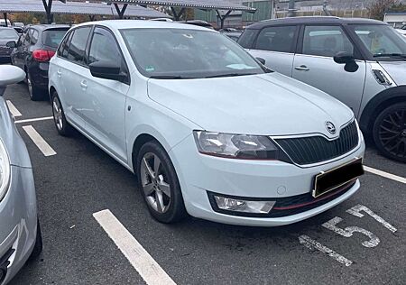 Skoda Rapid /Spaceback SPACEBACK DRIVE SITZHZG. ALU PDC 1.BESITZ