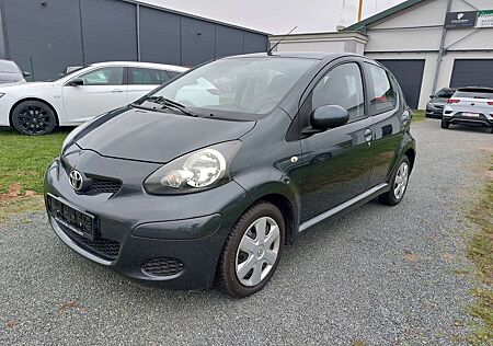 Toyota Aygo Cool/4-Türen/Klima/2.HD/sehr wenig Kilometer