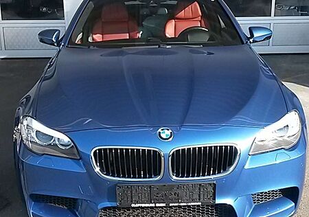 BMW M5 DKG