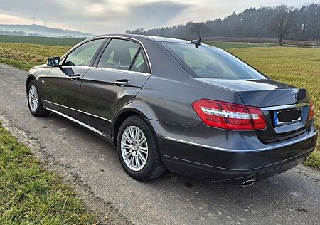Mercedes-Benz E 300 CDI DPF BlueEFFICIENCY 7G-TRONIC Elegance