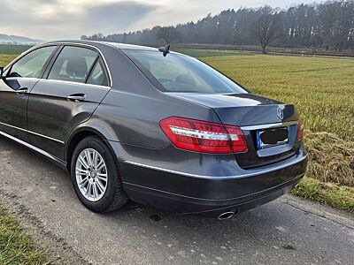 Mercedes-Benz E 300 CDI DPF BlueEFFICIENCY 7G-TRONIC Elegance