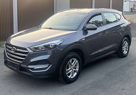 Hyundai Tucson blue Classic 2WD 1.HAND 8FACH EURO6 NAV SITZH