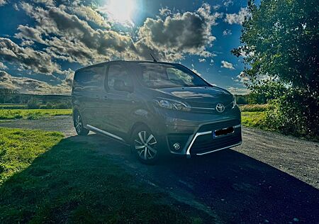 Toyota Pro Ace Proace Proace 2,0-l-D-4D L2 Autm. Verso Family Comfort