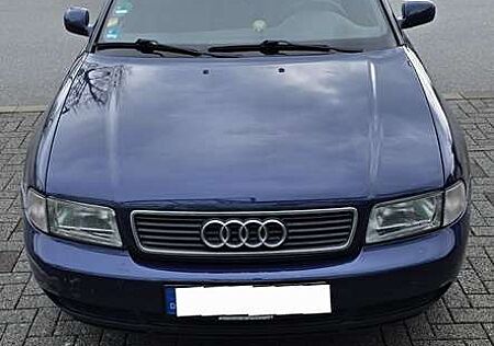 Audi A4 1.6