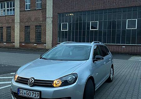 VW Golf Variant Volkswagen 1.6 TDI DPF Style