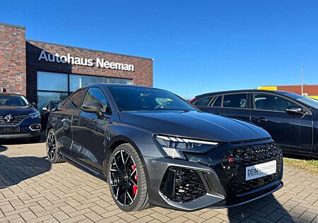 Audi RS3 Lim. 2.5 TFSI quattro*MATRIX-LED*CARBON*D-TA
